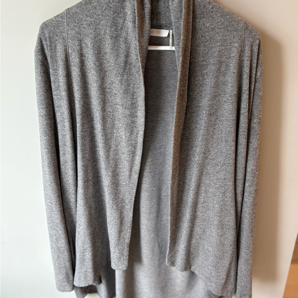 Elegant Gray Women's Cardigan